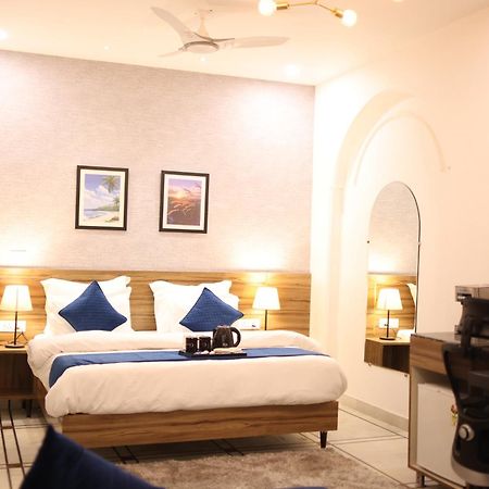 Gallivanto Inn - Rohini Delhi  Exterior photo